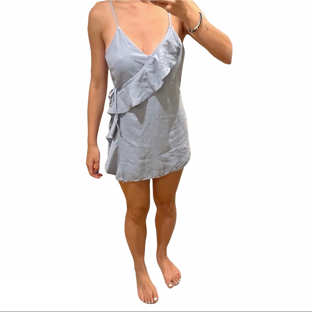 💘  linen ruffle romper in chambray - Picture 3 of 7